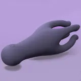 Glans trainer lying on a lavender background – photo 3